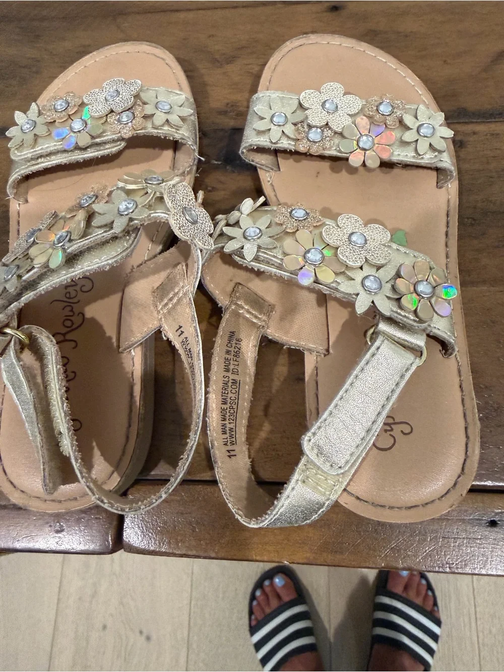 Cynthia rowley gold flower sandals